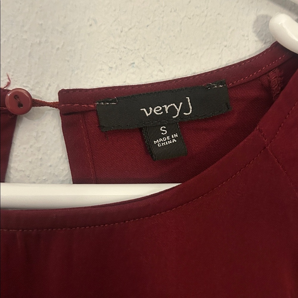 Maroon Ruffle Sleeve Top - Picture 3 of 4